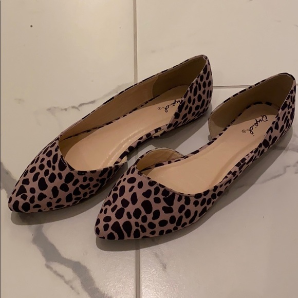 qupid leopard flats